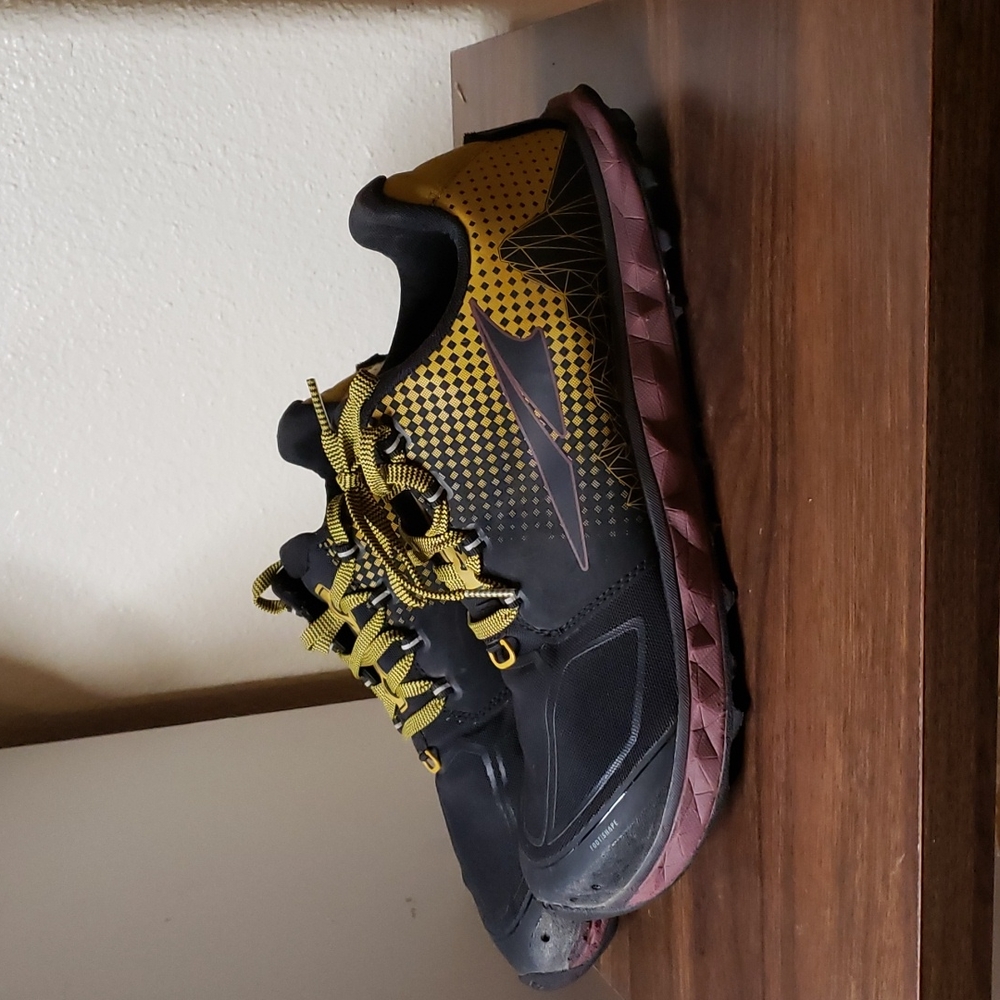 Altra superior shoes size 10